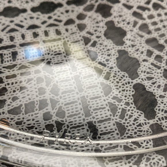 Vintage Early Clear Pyrex Dish Clear Casserole with Lid 4 Cup - Picture 7 of 16